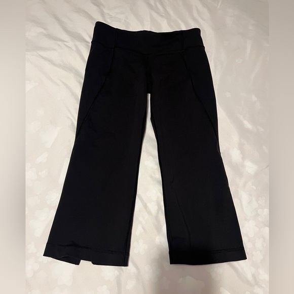 Lululemon Gather & Crow Crop - Picture 5 of 11